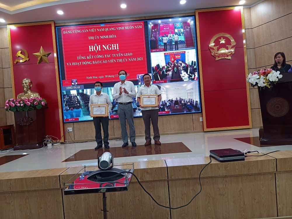 Thị ủy Ninh Hòa tổ chức Hội nghị tổng kết công tác tuyên giáo  và hoạt động báo cáo viên Thị ủy năm 2021