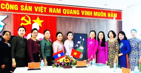 Tiếp đoàn Hội Phụ nữ Bộ Ngoại giao Lào