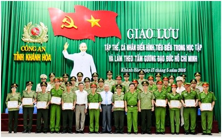 Giao lưu tập thể, cá nhân tiêu biểu trong học tập và làm theo tấm gương đạo đức Hồ Chí Minh