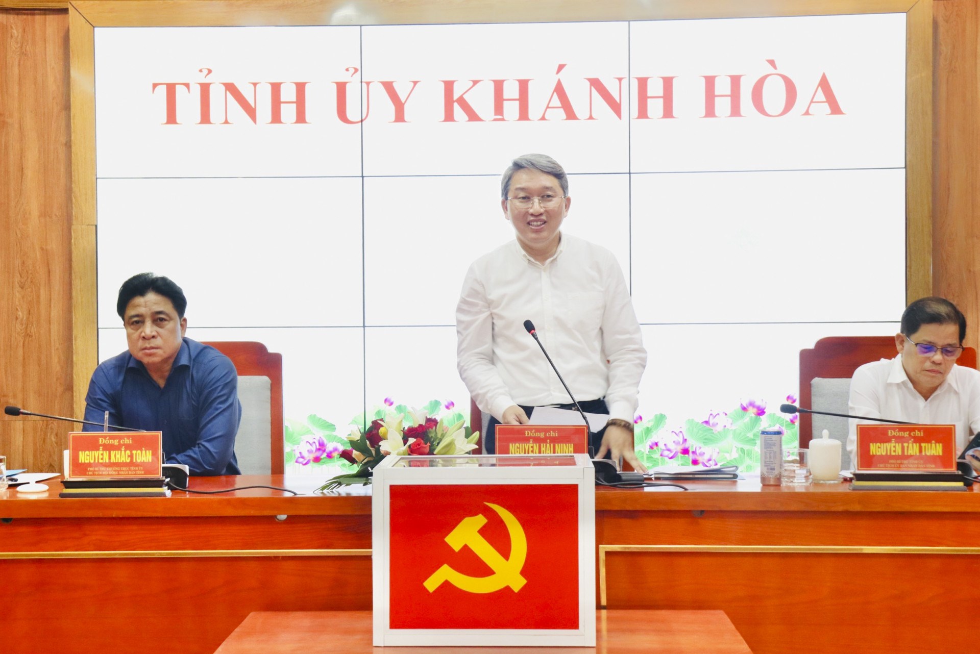Tỉnh ủy Khánh Hòa tổ chức hội nghị về công tác cán bộ