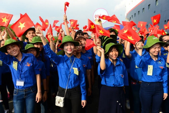 Những yếu tố ảnh hưởng đến việc giữ gìn và phát huy các giá trị văn hóa truyền thống của thanh niên Việt Nam