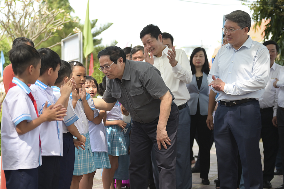 Thủ tướng Phạm Minh Chính thăm Bệnh viện Đa khoa tỉnh Khánh Hòa và Làng trẻ em SOS Nha Trang