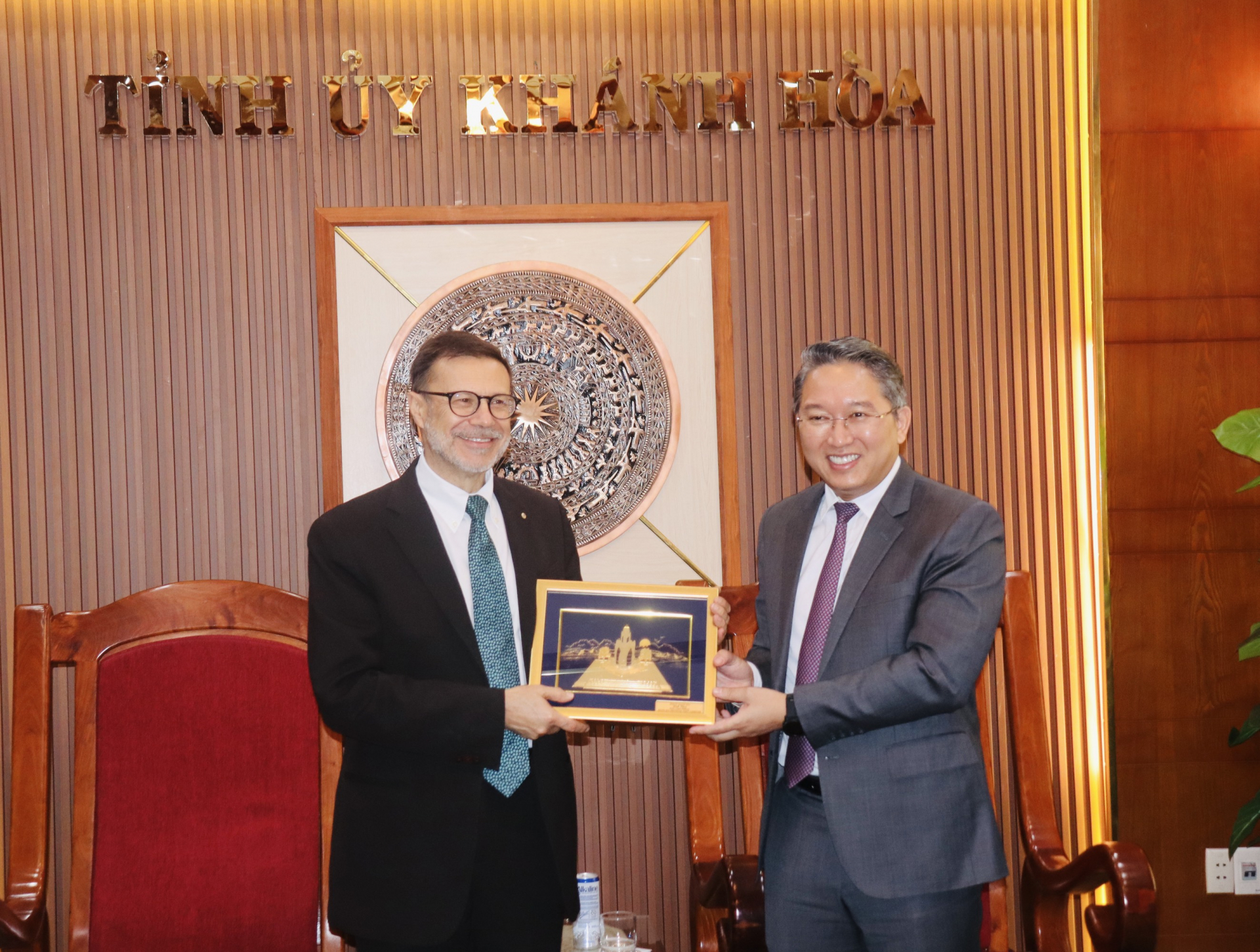 Bí thư Tỉnh ủy Nguyễn Hải Ninh tiếp Đại sứ đặc mệnh toàn quyền Australia tại Việt Nam