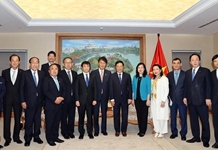 Phó Thủ tướng Phạm Bình Minh tiếp Chủ tịch Tập đoàn Dịch vụ y tế khẩn cấp Nhật Bản