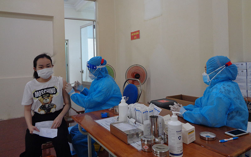 Khánh Hòa tăng cường tiêm vaccine bổ sung, nhắc lại