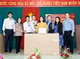 Đoàn công tác các đơn vị giúp đỡ xã Sơn Lâm thăm và tặng quà Tết Trường Trung học cơ sở Sơn Lâm
