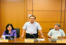 Đại biểu Quốc hội tỉnh Khánh Hòa thảo luận ở tổ về 2 dự án luật