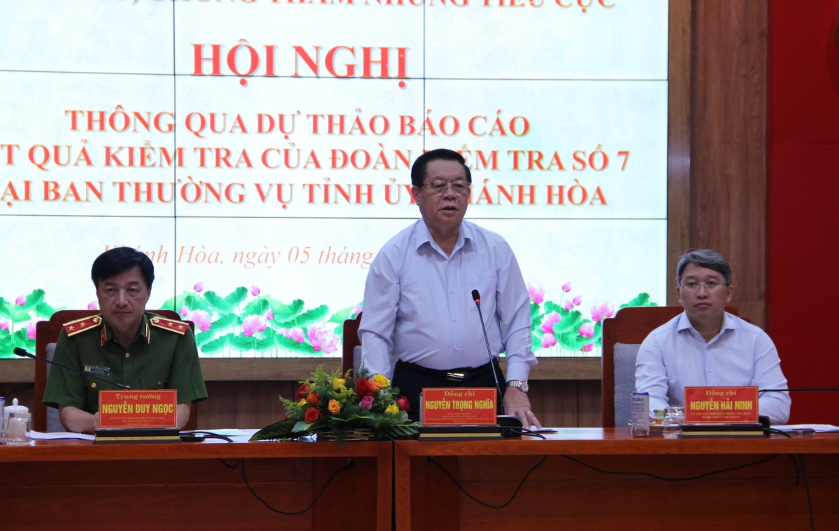           Ông Nguyễn Trọng Nghĩa làm việc với Ban Thường vụ Tỉnh ủy Khánh Hòa       