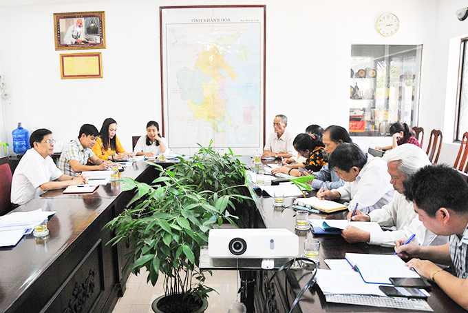 Chủ tịch UBND tỉnh Nguyễn Tấn Tuân làm việc với Hội Cựu thanh niên xung phong tỉnh