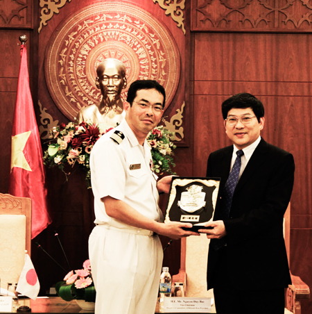 Lãnh đạo tỉnh tiếp đoàn công tác tàu Hải quân Nhật Bản