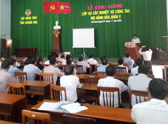 Hội Nông dân tỉnh Khánh Hòa mở Lớp Sơ cấp nghiệp vụ công tác Hội Nông dân khóa V tại thành phố Cam Ranh