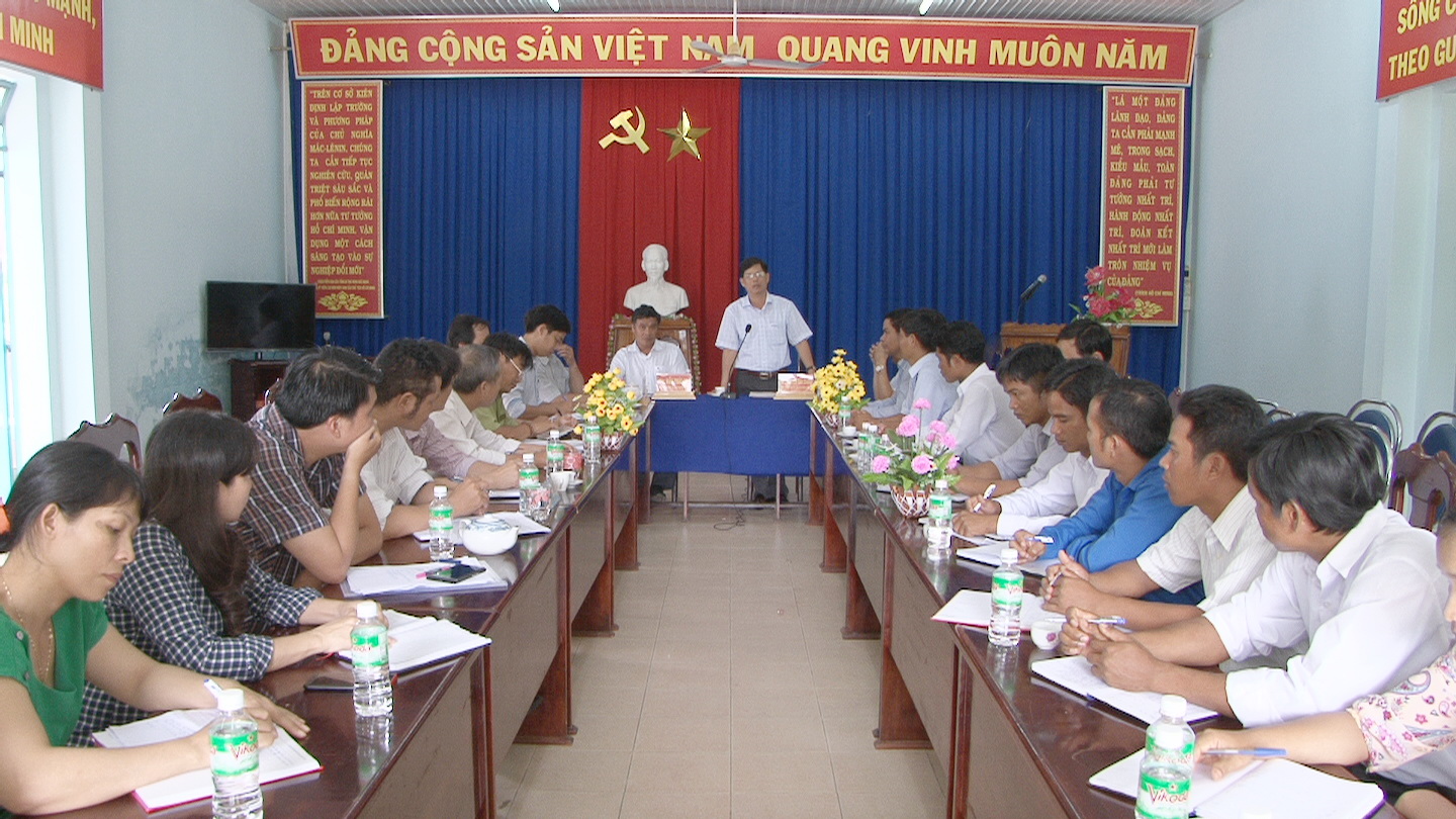 Đồng chí Nguyễn Tấn Tuân - Phó Bí thư Thường trực Tỉnh ủy, Chủ tịch HĐND tỉnh làm việc với xã Sơn Hiệp