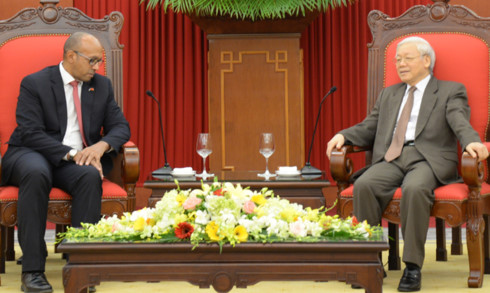Tổng Bí thư Nguyễn Phú Trọng tiếp Đại sứ Cộng hòa Cuba