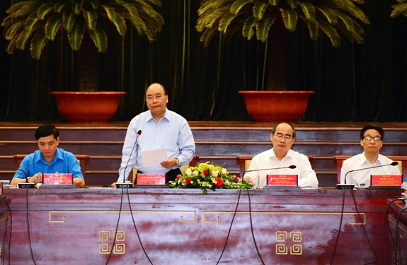 Thủ tướng Chính phủ Nguyễn Xuân Phúc gặp gỡ công nhân, lao động kỹ thuật cao