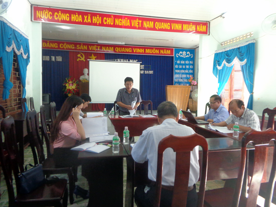 Hội đồng thẩm định họp góp ý bản thảo lịch sử cách mạng thị trấn Khánh Vĩnh giai đoạn 1945-2010 