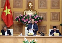 Thủ tướng Nguyễn Xuân Phúc: Kiên quyết nhưng bình tĩnh, coi việc chống dịch Covid-19 là nhiệm vụ trọng tâm
