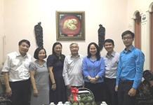 Ủy viên TW Đảng, Phó Trưởng ban Tuyên giáo TW Lâm Phương Thanh thăm đồng chí Phạm Minh Hạc