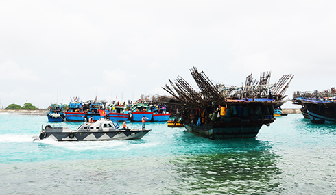 Các đảo ở Trường Sa tích cực hỗ trợ tàu cá ngư dân tránh bão số 11