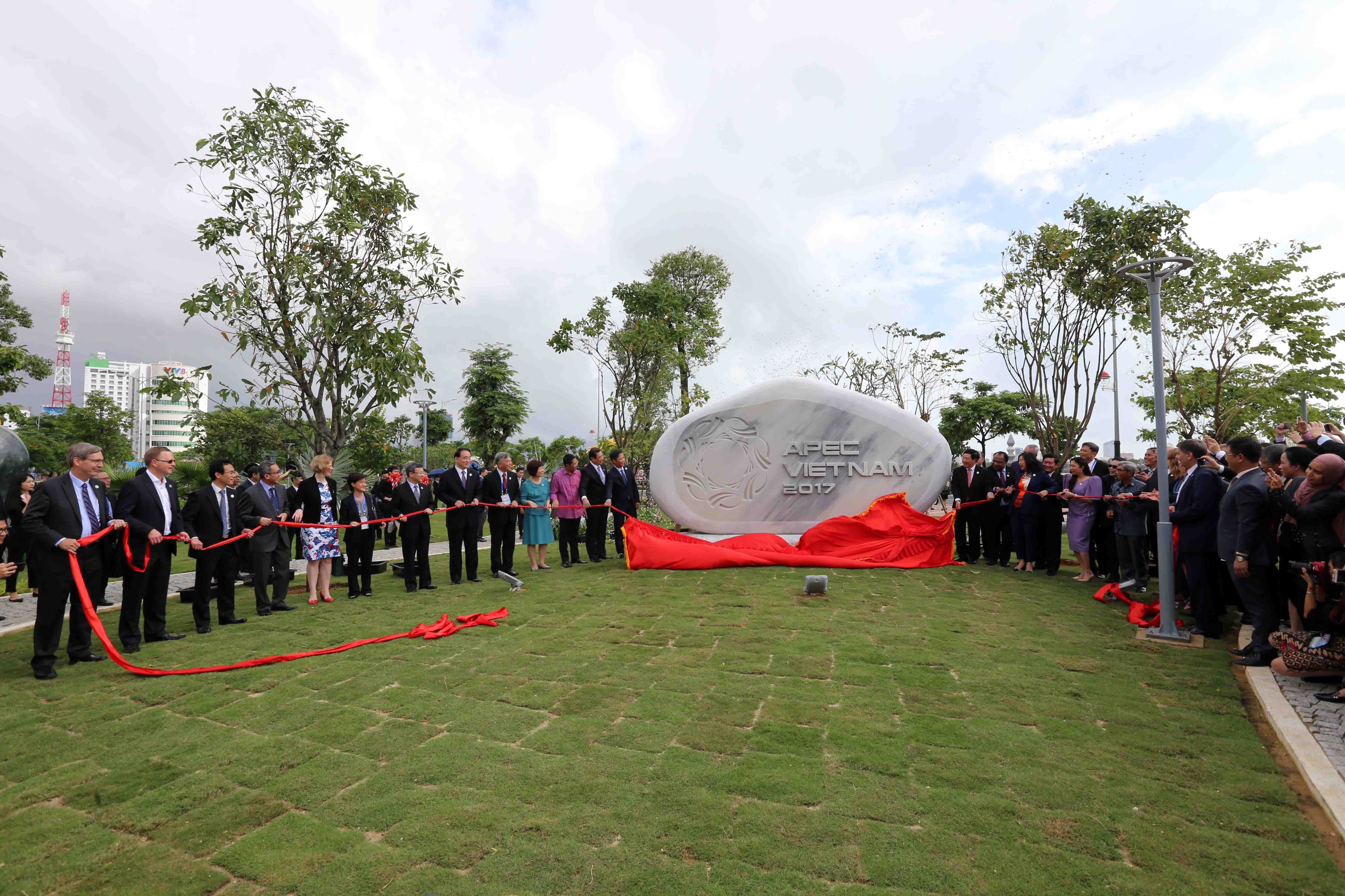 Phó Thủ tướng, Bộ trưởng Phạm Bình Minh chủ trì khai trương Công viên APEC