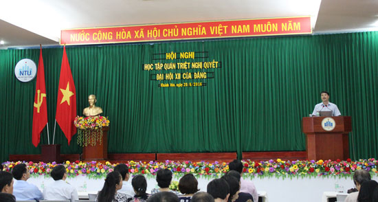 Đảng ủy Trường Đại học Nha Trang tổ chức Hội nghị Học tập, quán triệt Nghị quyết Đại hội Đại biểu toàn quốc lần thứ XII của Đảng cho cán bộ, chủ chốt 