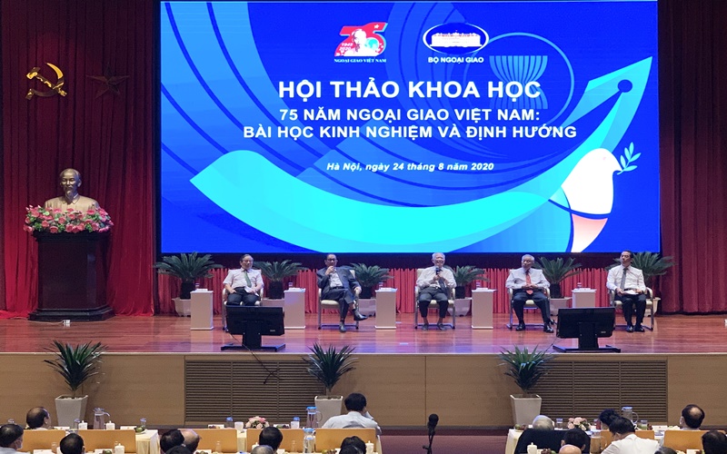 "75 năm ngoại giao Việt Nam: Bài học kinh nghiệm và định hướng"