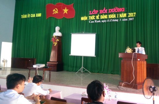 Cam Ranh: Khai giảng lớp Bồi dưỡng nhận thức về Đảng khóa I năm 2017