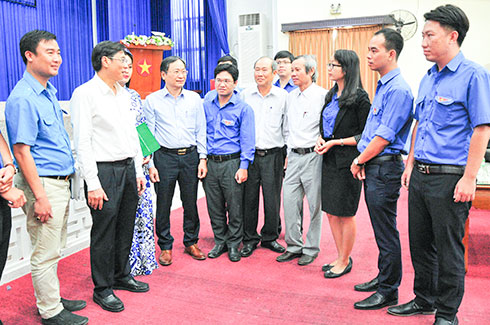 Chủ tịch UBND tỉnh Khánh Hòa đối thoại với thanh niên