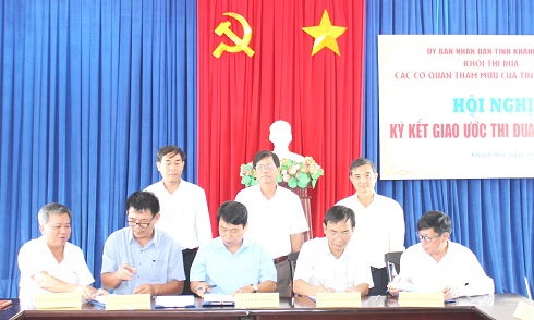 Khối thi đua các cơ quan tham mưu của Tỉnh ủy Khánh Hòa (Khối II) ký kết giao ước thi đua năm 2019