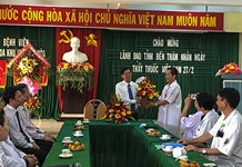 Chủ tịch HĐND tỉnh thăm các cơ sở y tế nhân Ngày thầy thuốc Việt Nam