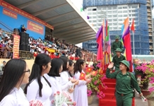 Thanh niên Khánh Hòa hăng hái lên đường nhập ngũ