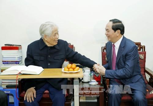 Chủ tịch nước Trần Đại Quang chúc thọ nguyên Tổng Bí thư Đỗ Mười tròn 100 tuổi