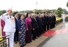 Lãnh đạo Đảng, Nhà nước viếng Chủ tịch Hồ Chí Minh và tưởng niệm các Anh hùng Liệt sĩ
