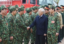 Tổng Bí thư Nguyễn Phú Trọng thăm, kiểm tra công tác huấn luyện, sẵn sàng chiến đấu của quân đội