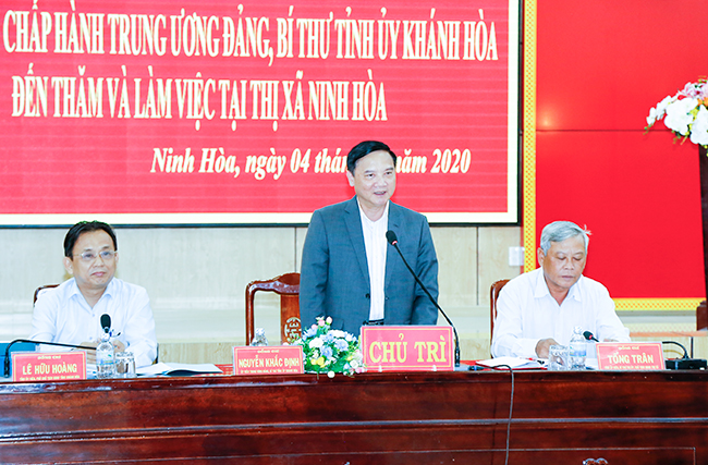 Bí thư Tỉnh ủy Nguyễn Khắc Định làm việc tại Ninh Hòa