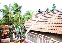 Bộ đội Biên phòng tỉnh Khánh Hòa: Giúp dân sửa nhà