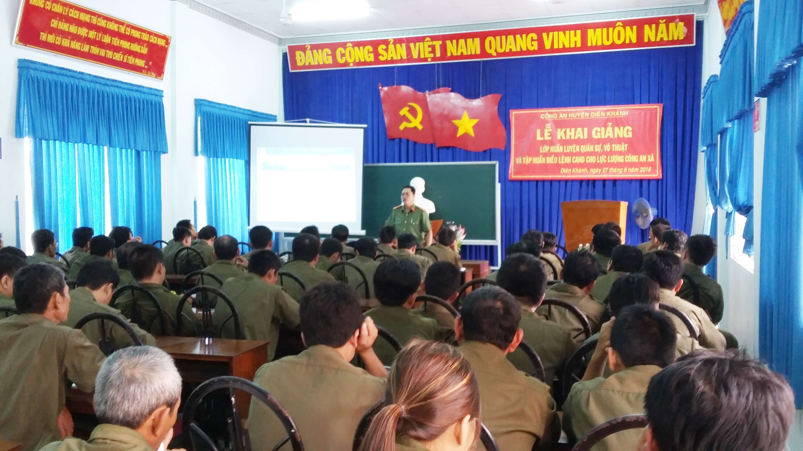 Diên Khánh: Huấn luyện nghiệp vụ và tập huấn Điều lệnh Công an nhân dân cho lực lượng công an cấp xã