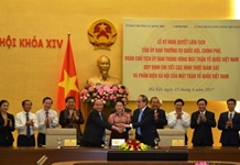 Ủy ban Thường vụ Quốc hội, Chính phủ, Đoàn Chủ tịch Ủy ban T.Ư MTTQ Việt Nam ký Nghị quyết liên tịch
