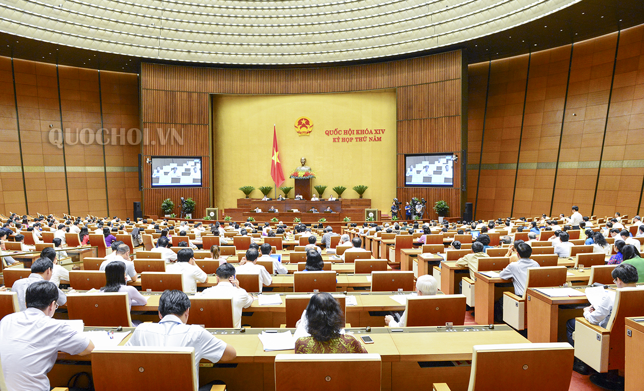 Quốc hội thảo luận về tình hình kinh tế xã hội và ngân sách nhà nước