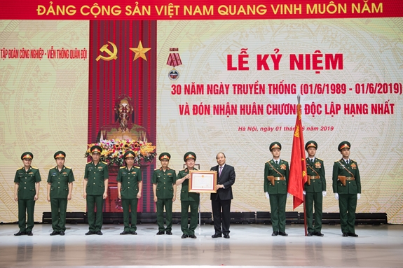 Thủ tướng Nguyễn Xuân Phúc trao Huân chương Độc lập hạng Nhất tặng Tập đoàn Viettel