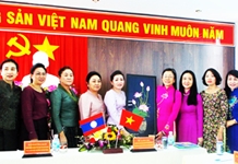 Tiếp đoàn Hội Phụ nữ Bộ Ngoại giao Lào