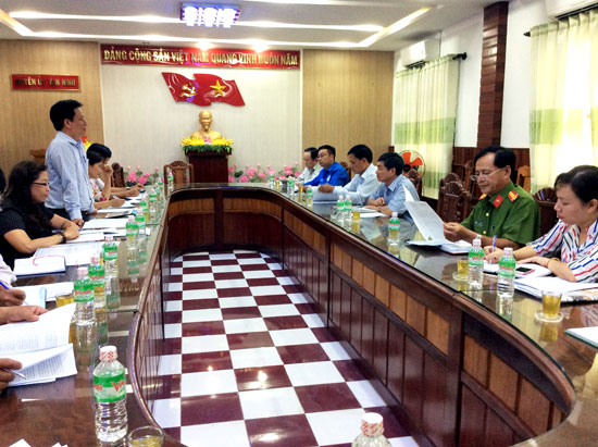 Ban Tuyên giáo Tỉnh ủy làm việc với Thường trực Huyện ủy Vạn Ninh