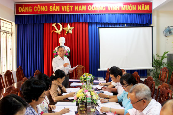 Thẩm định Cuốn sách  Lịch sử phong trào Phụ nữ tỉnh Khánh Hòa 1930-2011