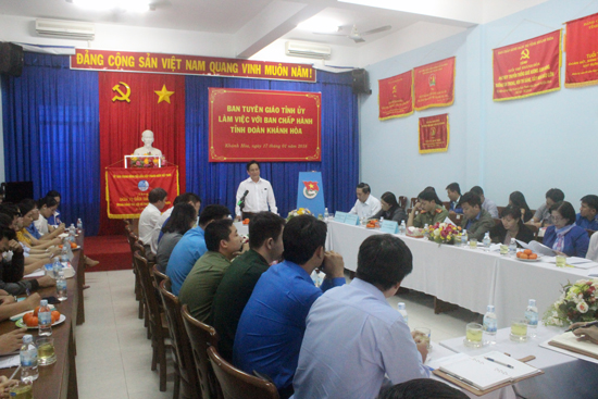 Đồng chí Hồ Văn Mừng làm việc với Ban Chấp hành Đoàn Thanh niên Cộng sản Hồ Chí Minh tỉnh Khánh Hòa