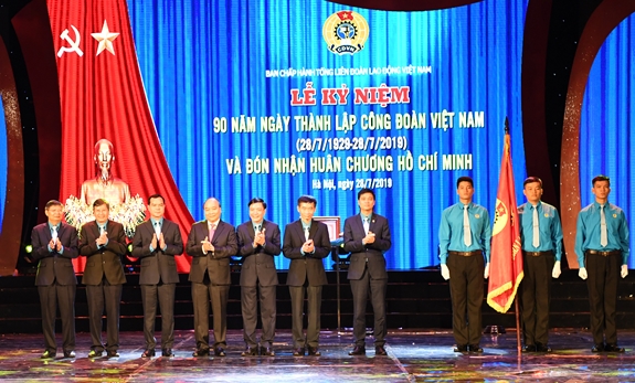 Tổng Liên đoàn Lao động Việt Nam đón nhận Huân chương Hồ Chí Minh
