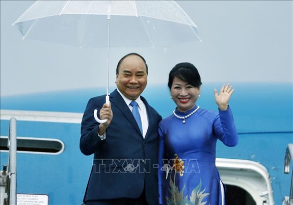 Thủ tướng Nguyễn Xuân Phúc đến Osaka, bắt đầu chuyến tham dự Hội nghị Thượng đỉnh G20