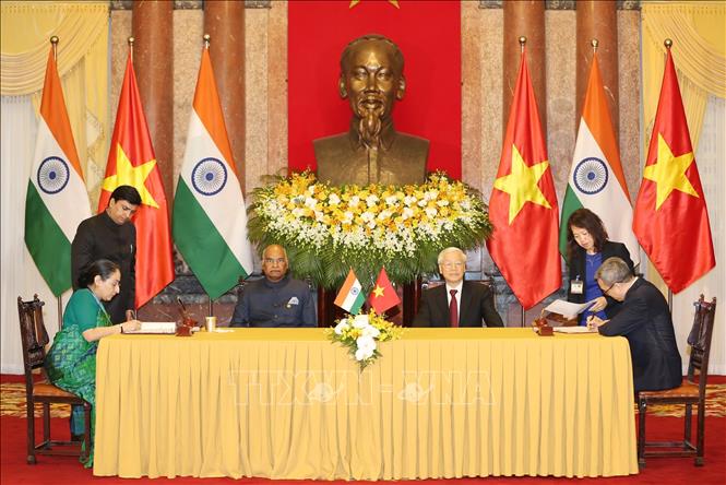 Ký kết 4 văn kiện hợp tác Việt Nam - Ấn Độ