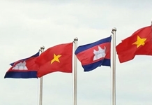 Chính phủ và Quốc hội Việt Nam chúc mừng kỷ niệm 67 năm Quốc khánh Vương quốc Campuchia