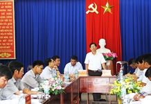 Ông Nguyễn Tấn Tuân làm việc với xã Sơn Hiệp