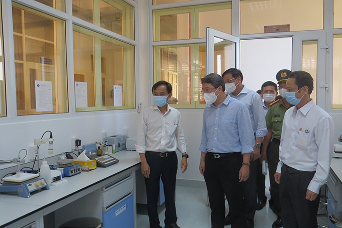 Bí thư Tỉnh ủy Nguyễn Hải Ninh thăm, kiểm tra công tác phòng, chống dịch Covid-19 ở một số đơn vị