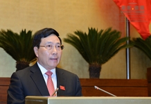 Quốc hội nghe trình bày Tờ trình và Báo cáo thẩm tra Dự án Luật sửa đổi, bổ sung một số điều của Luật cơ quan đại diện nước Cộng hòa xã hội chủ nghĩa Việt Nam ở nước ngoài